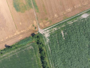 Crossroads alanlar arasında yol açtı. Yukarıdan görüntülemek