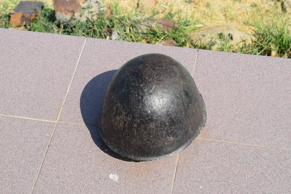 Soldado Casco Acero Protector Desde Segunda Guerra Mundial —  Fotos de Stock