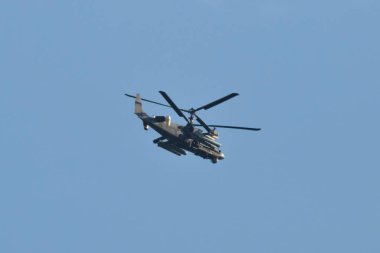 Slavyansk-na-Kubani, Rusya Federasyonu-15 Eylül 2015: askeri helikopter. Rusya'nın ordusunun Twin-Screw helikopter.
