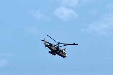 Slavyansk-na-Kubani, Rusya Federasyonu-15 Eylül 2015: askeri helikopter. Rusya'nın ordusunun Twin-Screw helikopter.