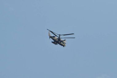 Slavyansk-na-Kubani, Rusya Federasyonu-15 Eylül 2015: askeri helikopter. Rusya'nın ordusunun Twin-Screw helikopter.