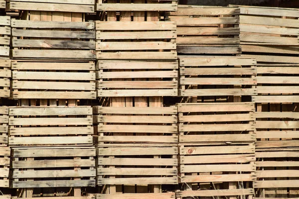 木盒堆叠在一起 仓库空木容器 — 图库照片