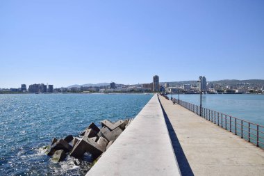 Marina ve Novorossiysk iskele. Liman kenti kentsel peyzaj