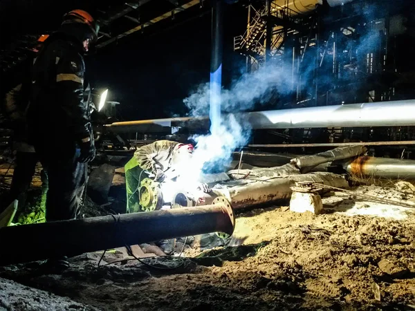 Sicherheit Arbeitsplatz Schweißen Und Schleifen Von Eisenkonstruktionen Industrielle Werktage Schweißer — Stockfoto