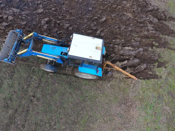 Traktor Membajak Taman Membajak Tanah Kebun — Stok Foto