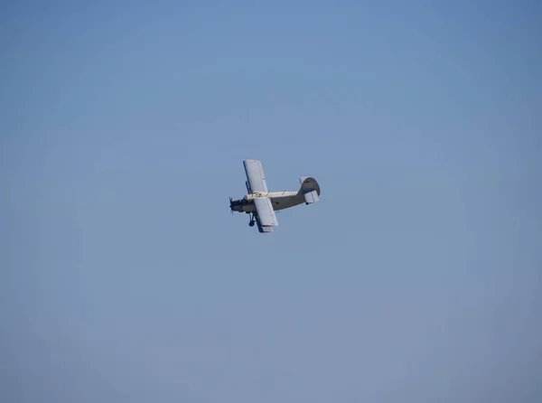 Uçak Tarımsal Havacılık Bir Gübre Tarım Ilaçları Sahasında Uçak Ile — Stok fotoğraf