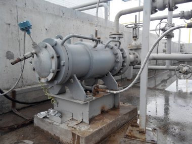Ürünleri ve Petrol pompalama için pompa. Petrol rafinerisi. Birincil Petrol arıtma için donatım.