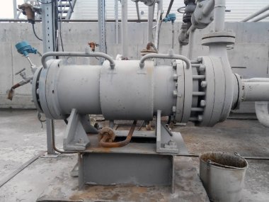 Ürünleri ve Petrol pompalama için pompa. Petrol rafinerisi. Birincil Petrol arıtma için donatım.