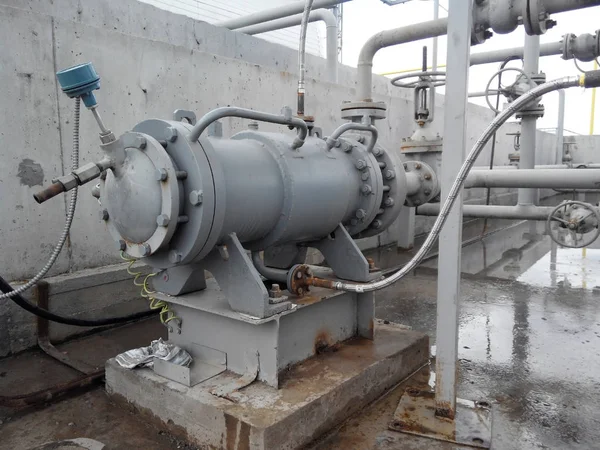 泵抽除石油和产品 炼油厂 主要炼油设备 — 图库照片