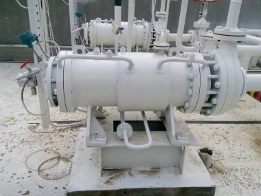 Petrol rafine sıcak ürünler pompalama için pompa. Ekipman rafineri.                             