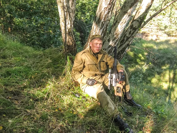 Combattant de troupes spéciales. Entraînement à la pratique du tir et embuscades — Photo