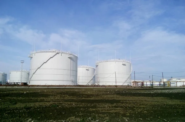 Tárolótartályok Kőolajtermékek Finomítói Berendezések — Stock Fotó