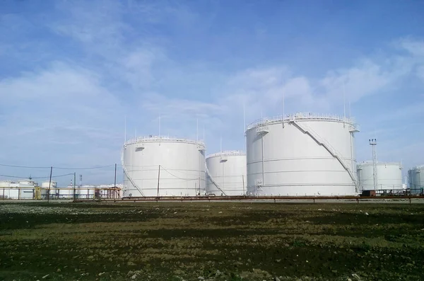 Tanques Armazenamento Para Produtos Petrolíferos Refinaria Equipamentos — Fotografia de Stock