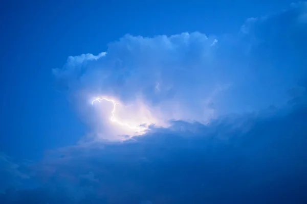 Foudre Dans Les Nuages Orageux Peals Tonnerre Les Éclairs Scintillants — Photo