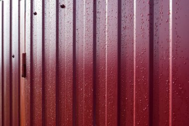 Çapraz metal profil deseni. Polimerik kaplama ile boyanmış galvanizli demirin telleri..