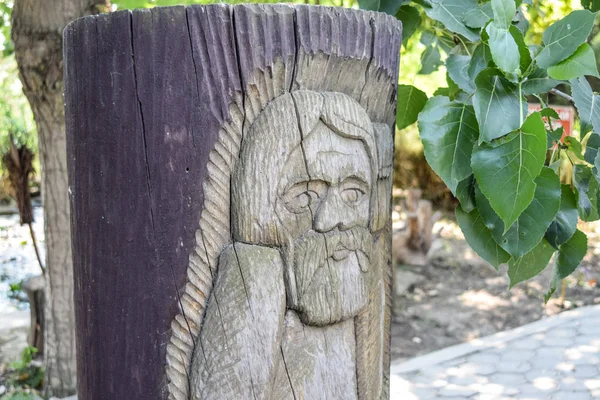 Fából Készült Bálvány Fafaragó Dekoráció Park Szobrok Formájában Fából Készült — Stock Fotó