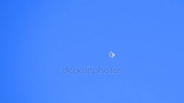 gökyüzünde uçan avcı. 4 nesil askeri uçak.