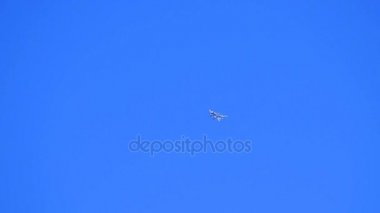 gökyüzünde uçan avcı. 4 nesil askeri uçak.