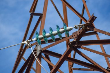 Cam yüksek gerilim İzolatörleri Polonyalılar yüksek voltajlı güç hatları Prefabrik. Elektrik Sanayi