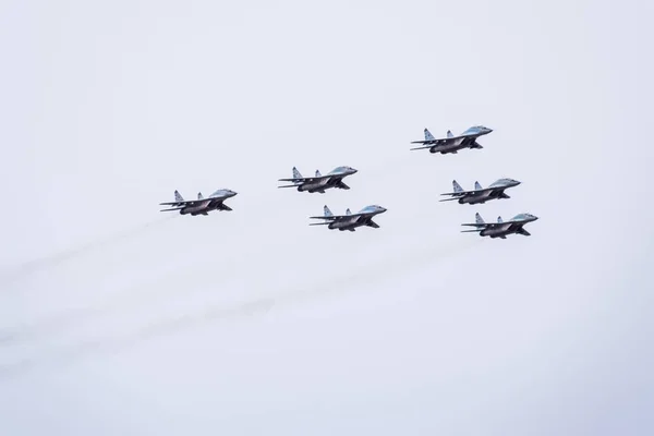 Krasnodar Rusia Febrero 2017 Exposición Aérea Cielo Por Encima Escuela — Foto de Stock