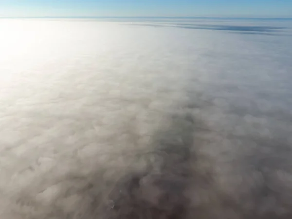 Dans Ciel Dessus Brouillard Lever Soleil Sur Brouillard Nuages Près — Photo