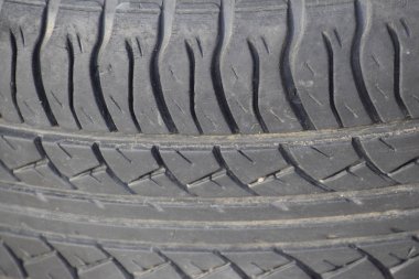 Araba tekerlek lastik desen arka plan. Lastik geçirilmiş.