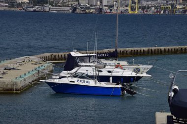 Yat Kulübü Yatlar. Dalış meraklıları yelken Yatlar. Novorossiysk liman