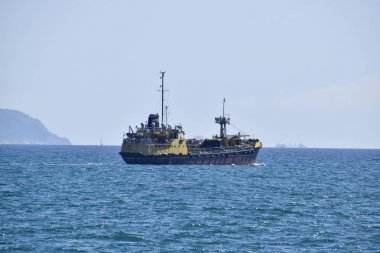 Deniz ufku gemilerde. Denizde gemiler dışarı
