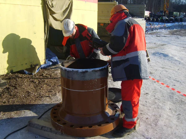 Sakhalin Rússia Novembro 2014 Pesquisa Qualidade Processamento Futuro Lugar Soldagem — Fotografia de Stock
