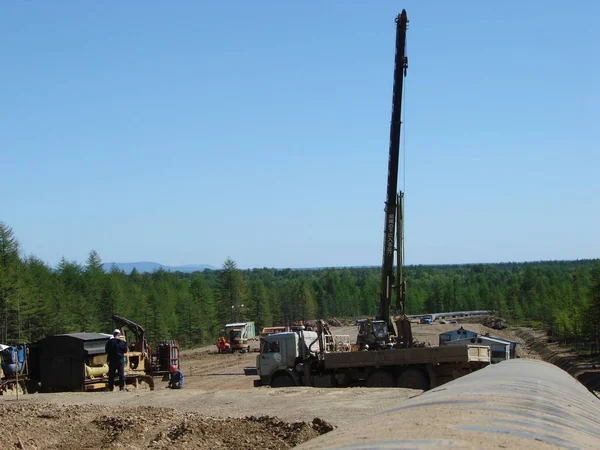 Sakhalin Rússia Julho 2014 Construção Gasoduto Solo Transporte Transportadores Energia — Fotografia de Stock