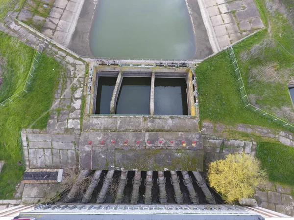 Station de pompage d'eau du système d'irrigation des rizières. Vue — Photo