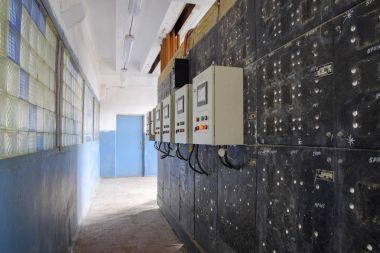 Elektrik santral pompa istasyonu. Hassas kontrollü klima cihazları ve Elekt