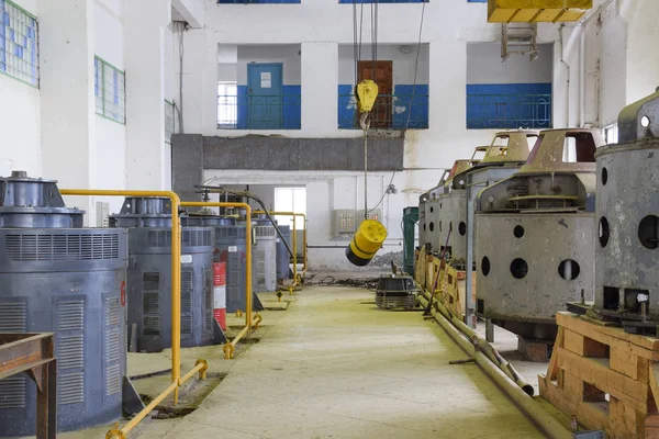 Motores de bombas de agua en una estación de bombeo de agua. Irrig de bombeo — Foto de Stock