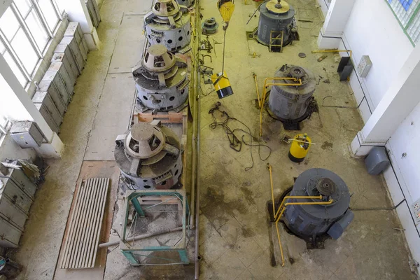 Motores de bombas de agua en una estación de bombeo de agua. Irrig de bombeo —  Fotos de Stock
