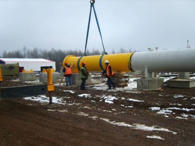 Sahalin, Rusya Federasyonu - 12 Kasım 2014: zeminde gaz boru hattı inşaatı.