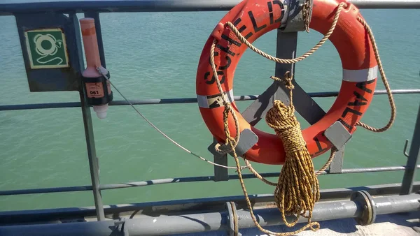 Novorossiysk Rusya Ağustos 2016 Boğulma Yardım Anlamına Gelir Lifebuoy Parçalanmış — Stok fotoğraf