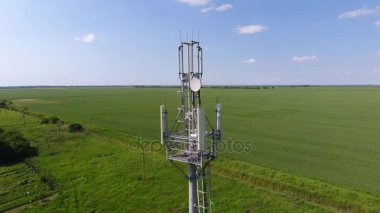 Hücresel kule. Hücresel ve telefon sinyal aktarımı için donatım