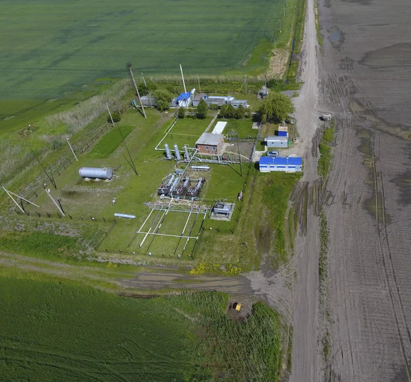 Kurutma gaz ve yoğuşma toplama donatımı. Üstten Görünüm. Üstten Görünüm petrol ayrılması için ekipman. Kurutma gaz ve yoğuşma toplama donatımı. Petrol sahası donanımları.