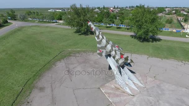 Monumento al avión de combate — Vídeos de Stock