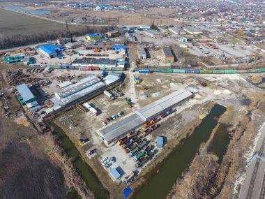 Temel inşaat alanında en iyi görünümü. Mat bina depolama hangarlar