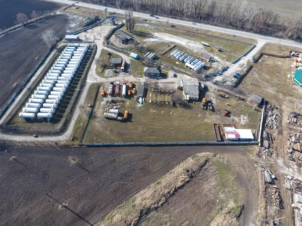 Yukarıdan küçük bir tank sahası. Yakıt ve Yağlama maddeleri depolama.