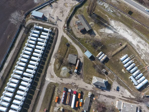 Yukarıdan küçük bir tank sahası. Yakıt ve Yağlama maddeleri depolama.