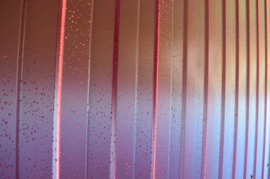 metal profil. Köşegen desen metal profil. Çitler polimer kaplama ile boyalı galvanizli demirden.