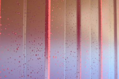 metal profil. Köşegen desen metal profil. Çitler polimer kaplama ile boyalı galvanizli demirden.