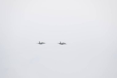 Krasnodar, Rusya - 23 Şubat 2017: Krasnodar havaalanı uçuş okulunun üstündeki hava gösterisi. Anavatanın Koruyucusu onuruna hava gösterisi. Gökyüzünde MiG-29.