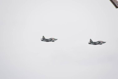 Krasnodar, Rusya - 23 Şubat 2017: Krasnodar havaalanı uçuş okulunun üstündeki hava gösterisi. Anavatanın Koruyucusu onuruna hava gösterisi. Gökyüzünde MiG-29.