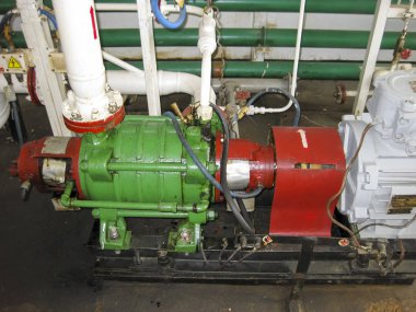 Santrifüj yağ pompası. Pompa su arıtma modülü. Petrol donanımı.