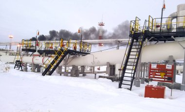 Son aşama bölücü borulu. Ekipman su yağdan ayırmak için. Ekipman petrol Batı Sibirya alanlarında
