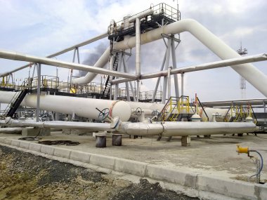 Son aşama bölücü borulu. Ekipman su yağdan ayırmak için. Ekipman petrol Batı Sibirya alanlarında