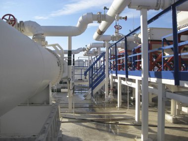 Çelik servis platformu ve merdiven